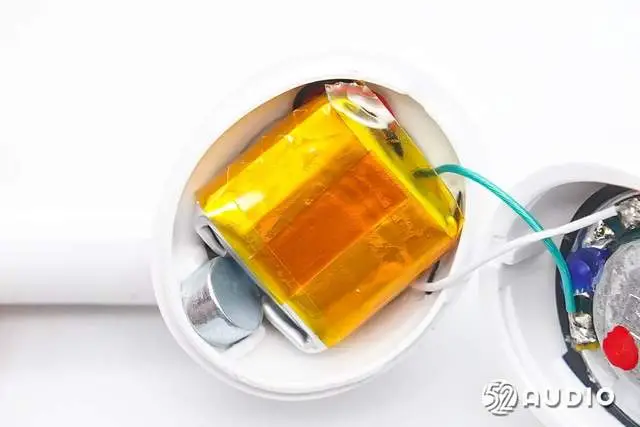 耳机苹果连接音箱小声音_耳机苹果连接音箱小声怎么调_苹果耳机小音箱怎么连接