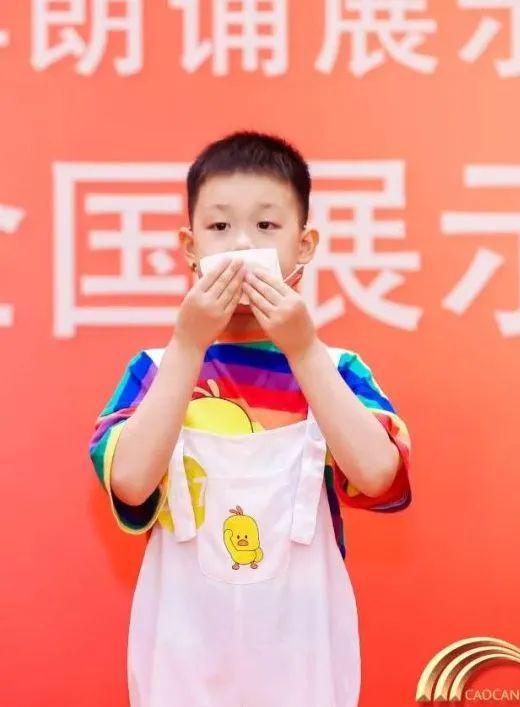 如何正确连接和启动迷你方形蓝牙音箱：详细指南