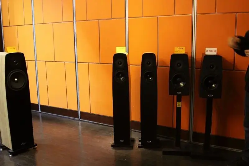 老电视连接机音箱上有电流声_音箱怎么连接老电视机上_老电视连接音响