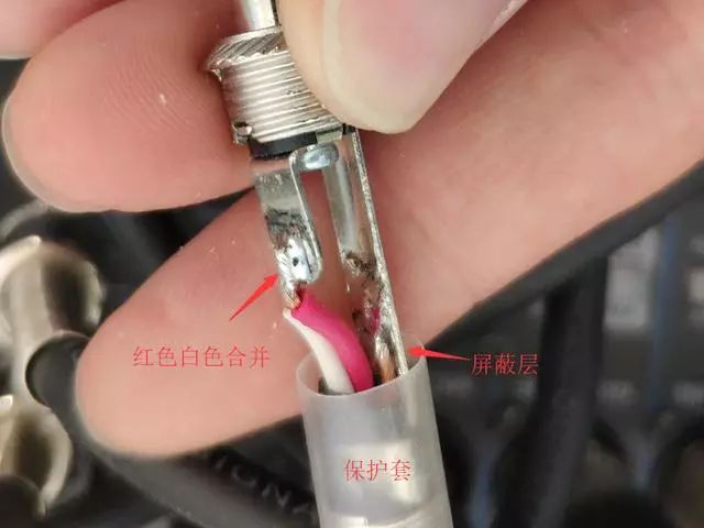 如何选择最佳的音箱与电脑连接方式：有线与无线方案全面对比及解决常见问题