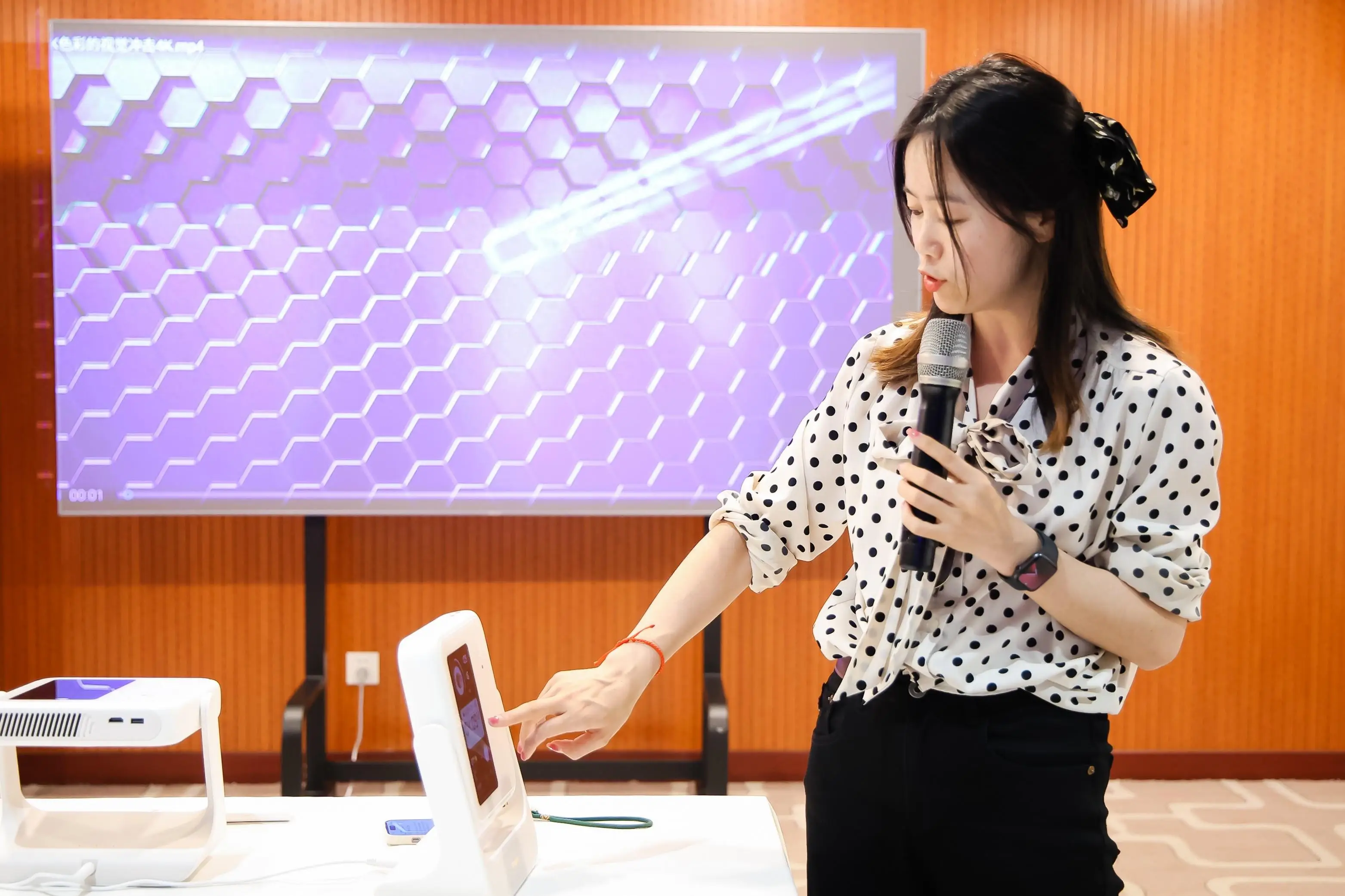 唱歌话筒怎样连接蓝牙音箱_蓝牙话筒唱歌连接音箱没声音_蓝牙话筒唱歌连接音箱怎么设置