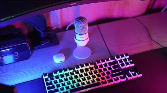 麦克风连接电脑音箱没声音_麦克风连接电脑音箱怎么设置_电脑麦克风连接音箱